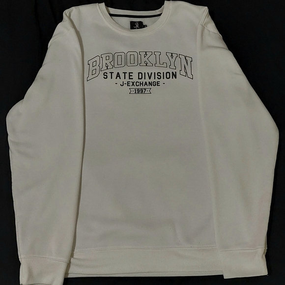 Oversized White Sweater - Picture 2 of 5